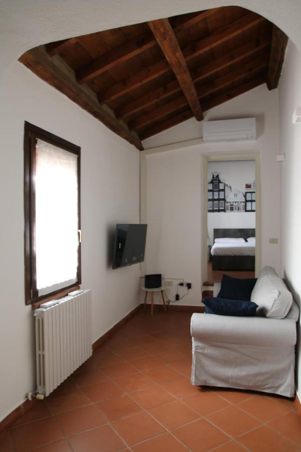 Ferienwohnung Le Vie Del Centro Ferrara Exterior foto