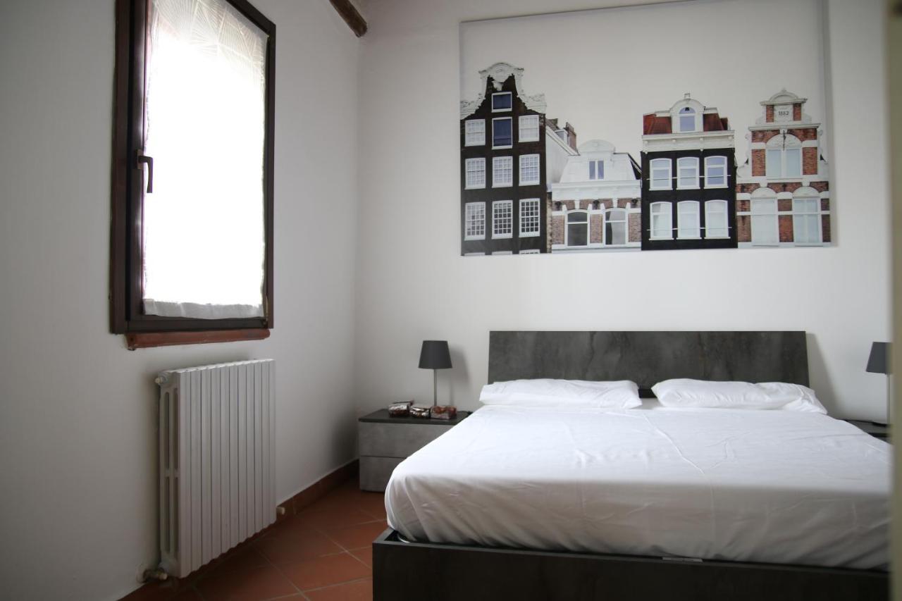Ferienwohnung Le Vie Del Centro Ferrara Exterior foto